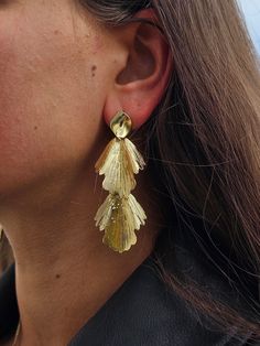 Large, light golden brass dangle earrings. Absolutely stunning accessory thats easy to combine with almost everything in your closet and add that extra shiny touch to your every day! ✨️   Beautiful quality and eye catching shine ! ✨️ Measurements aproxx- L-6.9cm W-2.6cm NOTE- Please take off before showering or swimming. Large Gold Earrings, Textured Earrings, Timberland Boot, Leather Jewellery, Leather Jewelry Box, Gold Statement Earrings, Earrings Large, Earrings Statement, Earring Findings