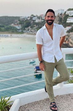 Outfits For Dubai Vacation Men, Italian Men Style Summer, Men’s Resort Wear, Olive Pants Outfit, Mens Resort Wear, Dubai 2023, Vacation Outfits Men, Mens Business Casual Outfits, Outfits For Mexico