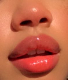 Peach Lip Gloss, Heart Shaped Lips, Peach Lips, Full Lips, Lip Shapes, Juicy Lips, Perfect Lips