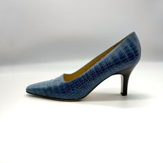 Salvatore ferragamo Size 8 Vintage Croc Embossed Blue Ombre Heels Condition: excellent Details Heel: 3.14' Blue Slip-on Office Heels, Blue Slingback Pumps With 4-inch Heel For Evening, Fendi Vintage, Womens Pumps, Vintage Louis Vuitton, Tote Pattern, Blue Ombre, Tote Bag Pattern, Women's Pumps