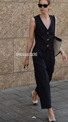 Waistcoat Woman Outfit Casual, Black Waistcoat Women, Waistcoat Woman Outfit, Black Vest Outfit