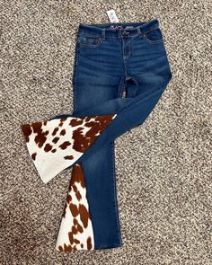 Custom Made Flare Jeans With Cow Print Insert - Etsy Cute Cowgirl Outfits, Casual Country Outfits, Cowgirl Accessories, Southern Outfits, Country Style Outfits, Western Wear Outfits, Looks Country, Cute Country Outfits, Country Girls Outfits