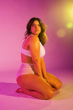 Plus Size Photography, Body Positive Photography, Plus Size Posing, Beautiful Sketches, Curvy Model, Foto Poses, Plus Size Models, Body Poses, Female Poses