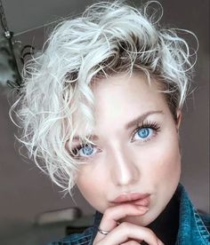 Pixie Braids Hairstyles, Curly Pixie Hairstyles, Curly Pixie Haircuts, Longer Pixie Haircut, Long Pixie Hairstyles, Thick Hair Cuts, Curly Haircuts, Curly Pixie