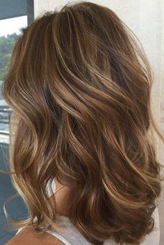 Chestnut Brown with Thin Caramel Blonde Balayage Dark Brown Hair With Blonde Highlights, Smart Hairstyles, Highlights For Dark Brown Hair, Hair Color Light Brown, Hair Color Highlights, Brown Hair With Highlights, Modern Hairstyles