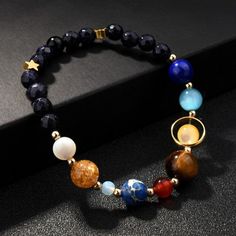 Descripción general:


 100% nuevo diseño y alta calidad


 Imprescindible para las mujeres de moda.


 tener una hermosa apariencia




 Especificaciones:




 
Pulsera cósmica: 16 cm (adecuada para una circunferencia de mano de 14-15 cm)


 Pulsera estrella guardiana: cadena de extensión de 15+4cm


 Júpiter: 12 mm (pulsera)/8 mm (pulsera)


 Venus/Mercurio/Urano/Neptuno: 6 mm


 Tierra: 8mm


 Saturno: 7,5 mm


 Marte: 6 mm (pulsera)/8 mm (pulsera)


 Luna: 4mm (pulsera)/8mm (pulsera)


 Ci Galaxy Solar System, Eight Planets, Planets Solar System, Solar System Bracelet, Universe Galaxy, Natural Stone Beads, Natural Stone Bracelets, Chakra Bracelet, A Bracelet