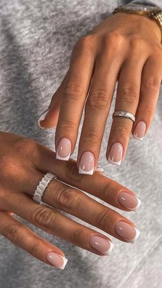 Square Acrylic Nails Red Tip, Tan And White French Tip Nails, Shirt French Tip Acrylic Nails, Winter French Tip Nails Square, French Tip Acrylic Nails White, Thick French Tip Nails, Deep French Tip Nails, Acrylic Nails White, White Tip Acrylic Nails