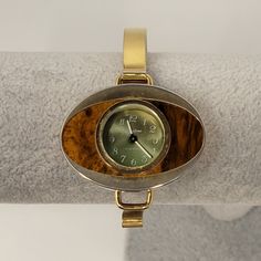 Vintage "Majestime" Women's Gold Tone Mechanical (Winds) Watch Metallic Olive Green Dial With Amber Acrylic Bezel It Works And Keeps Time. Good Condition Women's Watch, Accessories Watches, Womens Watches, Olive Green, Wrist Watch, Jewelry Watches, Amber, It Works, Gold Tones