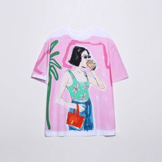 This bold, printed t-shirt is the perfect way to express yourself and show your whimsical personality to the world. The pastel pink, green and blue hues make this t-shirt one of a kind. Streetwear Tops, Cartoon Outfits, Girls Prints, Vintage Shorts, Casual Tee, Casual Fits, Fashion Tees, Casual T Shirts, Printed Cotton