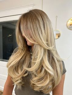 Long Blonde Hair With Layers And Curtain Bangs, Layer Hair For Round Face, Layers In Blonde Hair, Lightly Layered Long Hair, Long Blonde Hair Blowout, Best Haircut For Long Thick Hair, Concave Layers Long, Long Bangs Blonde Hair, Long Layered Butterfly Cut