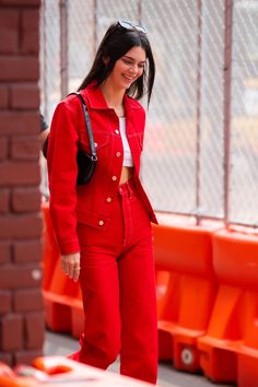 #kendallJenner #kendalljennerstyle #streetstyle Kendall Jenner Ferrari, Ferrari Jacket Outfit Women, Red Ferrari Jacket, Ferrari Jacket Outfit, Outfit Kendall Jenner, Blue Jean Jacket Outfits, Red Denim Jacket, Jean Jacket Outfits, Basic Sweaters