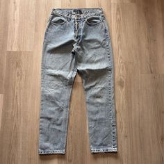 Women's Vintage 90's J.Crew Button Fly Light Wash Blue Denim Jeans Sz 8 (Measure out to a 29 x 28). In very good overall condition. See photos for extra details. Feel free to message me if you have any questions! Womens Jeans, Blue Denim Jeans, Favorite Outfit, Blue Denim, Denim Jeans, Vintage Ladies, J Crew, Overalls, Art Collection