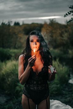 Budiour Photography Poses Outside, Outdoor Budiour Photography Ideas, Budoir Photography Outdoor, Outdoor Boudiour Ideas Plus Size, Divorce Photo Shoot Ideas, Outdoor Bourdier Photoshoot, Budiour Photos, After Divorce Photoshoot, Outdoor Boudiour Ideas