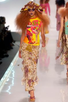 Dior Spring 2005, Maximalist Fashion Style, Maximalist Fashion, Simple Fits, Model Outfits, Model Aesthetic, Maximalism, Vogue Runway