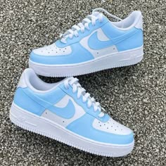 Get your one-of-a-kind, authentic Air Force 1's customized to perfection. Our shop stands out as the premier destination for bespoke sneakers. Why Choose Us? Genuine Air Force 1's: We start with authentic Air Force 1's to ensure the highest quality. Tailored to You: Every pair is made to your exact specifications. Message us with your unique design ideas. Handcrafted Excellence: Our designs are meticulously crafted and painted by hand using specialized leather paint, then sealed with an acrylic Air Force Baby, Blue Air Force 1, Zapatillas Nike Air Force, Tenis Air Force, Nike Shoes Women Fashion, Shoes For School, Pretty Sneakers, Basket Style, Nike Fashion Shoes