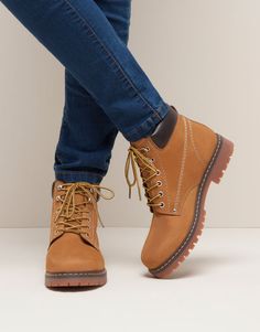 MOUNTAIN ANKLE BOOTS - CAMEL Shoes Boots Timberland, Cat Shoes, Pull And Bear, Timberlands, Snow Boots Women, Shoes Outlet, Pretty Shoes, Dream Shoes