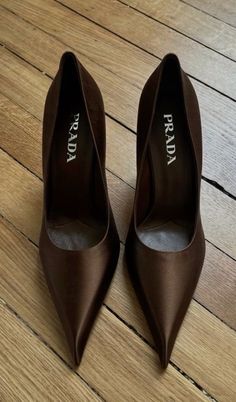 Office Heels Classy, Boots Aesthetic, Office Heels, Shoes Inspiration, Shoes Aesthetic, Dr Shoes, Shoes Heels Classy, Vintage Heels, Heels Classy