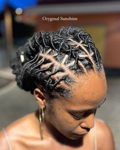 . . . . . . . #oryginalsunshine #971 #locstyles #bun #locks #twist #loctician #fwi #reels #hairstyle #locs #loclivin #guadeloupe #mood #women #locsrock #blackhair #art #womanwithlocs #beautiful #respectmyhair #island Hairstyle Locs, Dread Styles, Short Locs, Short Locs Hairstyles, Dreadlock Styles, Dreads Styles, Locs Hairstyles, Loc Styles