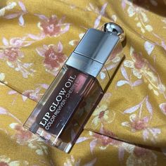 Dior Lip Glow Oil Color: Mahogany Size 0.2 Oz/ 6 Ml New W/O Boz Dior Lip Glow Oil, Dior Addict Lipstick, Holographic Lips, Makeup Dior, Lip Glow Oil, Dior Lip, Dior Addict Lip Glow, Dior Lip Glow, Glow Oil