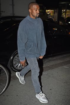 Kanye West Yeezy Outfit, Kanye West Fits, Kanye West Style Outfits, Kanye Outfits, Rapper Fits, Yeezy Szn, Kanye West Fashion, Kanye Style, Yeezy Zebra