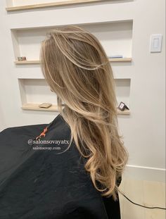 Long Layered Hair With Curtain Bangs Blowout, Full Head Blonde Highlights Long Hair, Blonde Highlights With Layers And Curtain Bangs, Light Layers Haircut Long Curtain Bangs, Natural Blonde With Babylights, Dimensional Blonde Highlights On Brown Hair, Blond Highlights With Layers, Natural Blonde Shadow Root, Sun Highlights Blonde