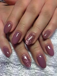 Unghie Sfumate, Mauve Nails, Manicure Nail Designs, Subtle Nails, Glitter Gel Nails, Pretty Nail Art Designs, Cute Gel Nails, Nail Colours, Pretty Nail Art