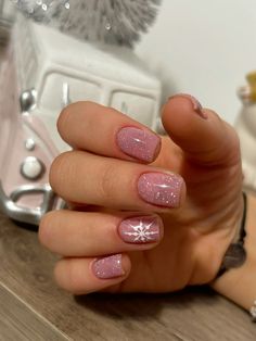 Pink christmas nails Pink Christmas Nail, Gel Overlay Nails, Nails For 2023, Pink Christmas Nails, Short Pink Nails, Christmas Nail Ideas, Overlay Nails, Classy Minimalist, Cute Short Nails