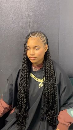 Half Criss Cross Half Knotless Braids, Braids With Individuals In The Back, Small Ponytail Braids, Three Strand Braid Locs, Swoop Braids Styles, Side Part Tribals, Tribals With Twist, Side Part Twist Braids, New Knotless Braid Styles