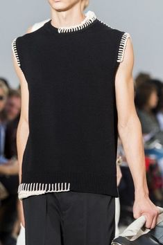 Knitwear Fashion Design, Milan Fashion Weeks, Fashion 101, Hottest Fashion Trends, Upcycle Clothes, Jil Sander, Milan Fashion