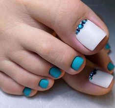 Cute Toenail Designs Easy, Toe Nail Colors, Easy Toe Nail Designs, Simple Toe Nails, Pedicure Designs Toenails, Pedicure Nail Designs, Gel Toe Nails, Acrylic Toes, Acrylic Toe Nails