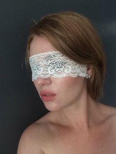 White Lace Mask - White Lace Blindfold - Masquerade White Mask - Halloween White Lace Mask - 50 Shad White Mask Halloween, White Lace Mask, Lace Blindfold, Lace Eye Mask, Lace Face Mask, Mask Aesthetic, Mask White, Face Veil, Lace Mask