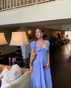 Anni Kao | adding periwinkle to my spring & summer wardrobe 🪻 | Instagram It Girl Vibes, Dress In Winter, She Is The Moment, Church Fits, Aesthetic Photoshoot, Spring Summer Wardrobe, Teacher Outfits, Best Dressed, May 1