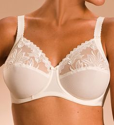 This underwire bra is both sexy and extremely comfortable! Seamed, multi-part cups help direct your breasts forward and give incomparable lift, separation and support. Multi-part, unlined (unpadded) cups with deep underwires shape and support your breasts. Horizontal cup seams give a more conical or projected shape. Side panels move breast tissue from underneath the arms to a forward position. Arched, wide center panel is more comfortable if you have a high tummy. Beautiful scalloped edges along Chantelle Bras, Pretty Bras, White Bra, Big Bra, White Bras, Full Cup Bra, Looks Street Style, Pretty Lingerie, Scalloped Edges