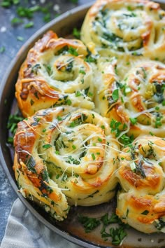 Cheesy Spinach and Artichoke Pinwheels Recipes Using Pillsbury Crescent Rolls, Spinach Artichoke Pinwheels, Casseroles With Vegetables, Holiday Brunch Ideas, Pillsbury Crescent Rolls, Snack At Home