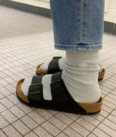 Black Arizona Birkenstocks Outfits, Birkenstocks Outfits, Black Birkenstocks, Birkenstock With Socks, Arizona Birkenstock, Black Birkenstock, Birkenstock Style, Simple Sandals, Socks And Sandals