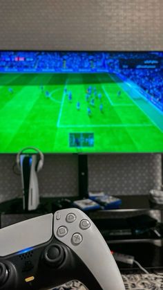 Playing Fifa Aesthetic, Playing Fifa Snapchat, Gamer Boys Aesthetic, Billiards Aesthetic, Games Room Inspiration, Gamer Boys, Iphone Wallpaper For Guys, Black And White Photo Wall