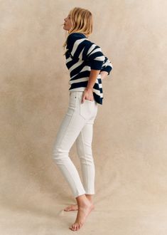 Mid-rise skinny jeans;5 pockets;Zip fly with button at waistband;Inside leg length 70 cm / 27.5 in (for a size 36) Sezane Lookbook, Posing Prompts, Look Jean, Cotton Textile, Grey Denim, Jean Slim, Wide Leg Denim, Business Outfits, Slim Jeans