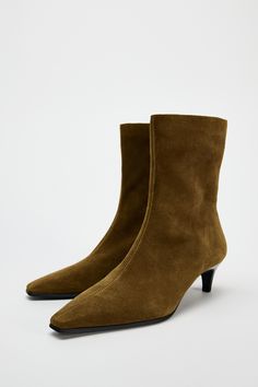 SPLIT LEATHER KITTEN HEELED ANKLE BOOTS Kitten Heel Ankle Boots, Joggers Shoes, Heel Ankle Boots, Autumn 2024, Brown Ankle Boots, 90s Style, Fall Shoes, Suede Ankle Boots, Kitten Heel