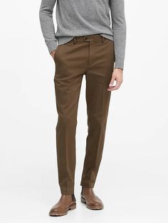 Slim Traveler Chino | Banana Republic Men Chinos, Men Fashion Suit, Interchangeable Wardrobe, Men's Chinos, Business And Pleasure, Chino Pants Men, Effortless Outfit, Travel Pants, Mens Fashion Fall