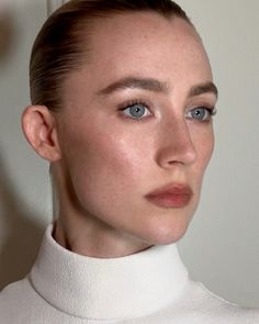 Nina Park Makeup, Saoirse Ronan Hair, Makeup Up Close, London Blitz, White Louis Vuitton, Classic Makeup, London Film, Saoirse Ronan