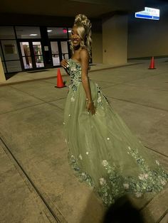 Princess And The Frog Formal Dress, Green And Gold Dress Prom, Princess And Frog Prom, Tiana Green Prom Dress, Tiana Inspired Dress Prom, Tiana Dress Prom, Princess And The Frog Hoco Dress, Gold And Green Prom Dress, Princess And The Frog Prom Dress