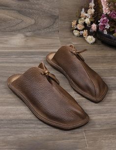 Leather Slippers For Men, Funky Shoes, Slippers For Women, Slippers Women, Barefoot Shoes, Leather Slippers, Leather Shoes Men, Shoe Size Chart, Handmade Shoes