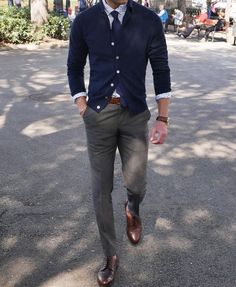 5 Business Casual Outfits for Working Men – LLEGANCE Business Casual Outfits For Men, Office Clothing, Working Men, Business Casual Outfit, Mens Business Casual Outfits, Outfit Chic, Business Casual Outfits For Work, Gray Pants