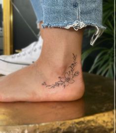 Flower tattoo idea Basic Tattoos, Ankle Tattoos For Women, Foot Tattoos For Women, Tattoos For Women Flowers, Petite Tattoos, Tasteful Tattoos, Classy Tattoos, Discreet Tattoos, Subtle Tattoos