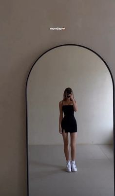 Short Dress Mirror Selfie, River Cruise Dress, Minimalistic Outfits, Everyday Fashion Outfits, Elegante Casual, Best Photo Poses