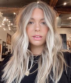 Blonde Hair With Root Tap And Money Piece, Vanilla Blonde Balayage With Money Piece, Summer Blonde 2023, Blonde Full Highlights On Brown Hair, Blonde Summer Hair 2023, Bright Summer Blonde, Low Maintenance Blonde Hair Balayage, Dirty Blonde Hair With Money Piece, Vanilla Blonde Balayage