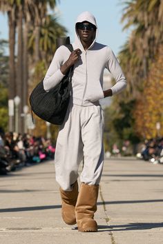 Balenciaga Pre-Fall 2024 https://www.vogue.com/fashion-shows/pre-fall-2024/balenciaga/slideshow/collection#16 Pre Fall Collection, Baddie Outfits Casual, Baddie Outfits, Holiday Fashion, Autumn Winter Fashion