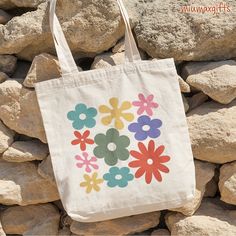 Canvas Bag Painting Ideas Flowers, Cotton Canvas Tote Bag, Cute Tote Bags Design, Painted Tote Bag Aesthetic, Canvas Bag Ideas, Tote Bag Flower Design, Painting Tote Bag Ideas, Easy Tote Bag Painting