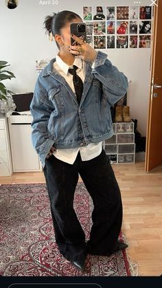 Pakaian Hipster, Street Style Outfits Casual, Stile Hijab, Denim Jacket Outfit, Skandinavian Fashion, Outfit Inspo Casual, Streetwear Fashion Women