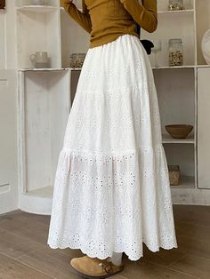 Blanco Bohemio Collar  Poliéster Liso A capas Embellished Elástico Ligero Long Cute Skirts, Long Sleeves And Skirt, Long Flowy Skirts, Skirts Cottagecore, White Boho Skirt, Long Skirt Outfits For Summer, Long Boho Skirt, Long White Skirt, Style Maxi Skirt